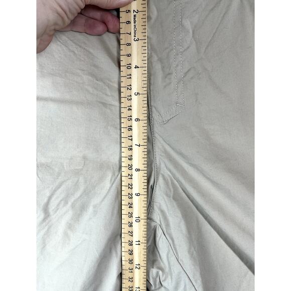 Columbia Sportswear women's khaki shorts, size 30w 8L - Picture 9 of 9